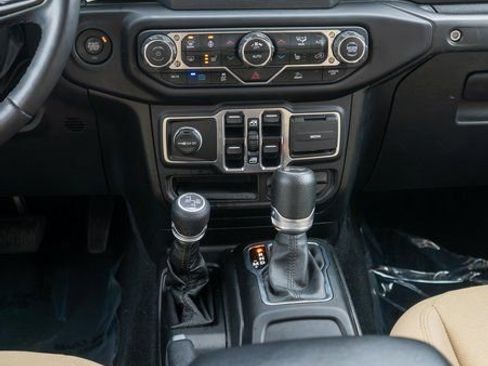 Used 2023 Jeep Wrangler Unlimited w/ Cold Weather Group AWD/4WD image 18