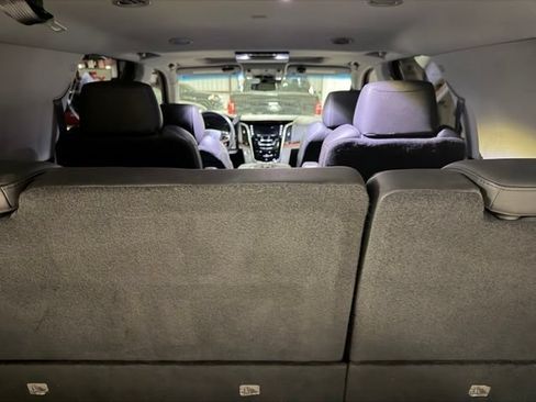 Used 2020 Cadillac Escalade Premium Luxury w/ Escalade Sport Edition AWD/4WD image 5