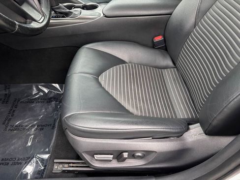 Used 2021 Toyota Camry SE image 17