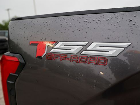 Used 2022 Toyota Tundra SR5 AWD/4WD image 12