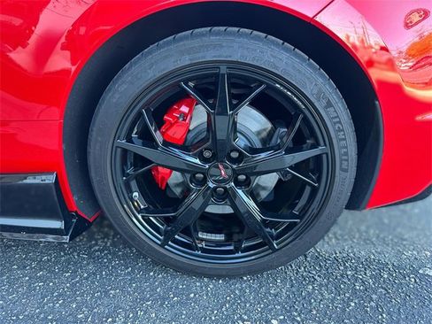 Used 2021 Chevrolet Corvette Stingray Premium Conv w/ Z51 Performance Package image 10