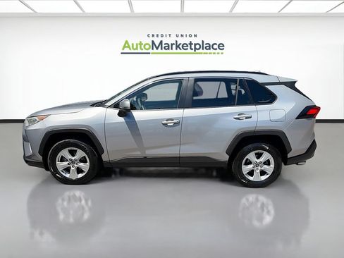 Used 2019 Toyota RAV4 XLE FWD image 4