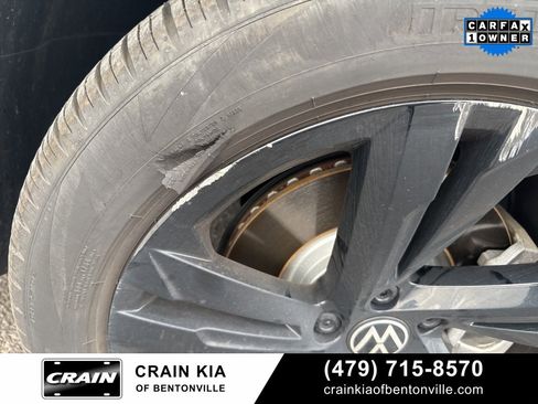 Used 2024 Volkswagen Tiguan SE R-Line image 11