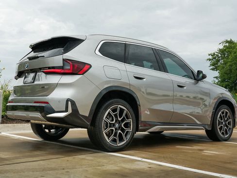 Used 2024 BMW X1 xDrive28i w/ Premium Package image 11