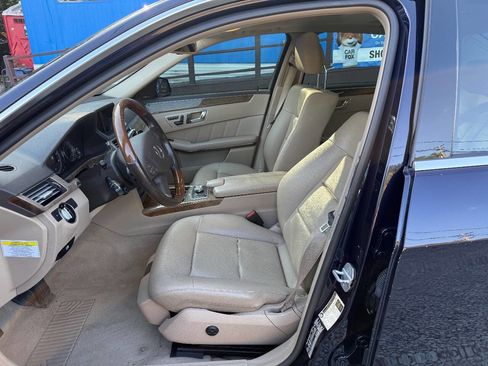 Used 2011 Mercedes-Benz E 350 4MATIC Sedan image 10