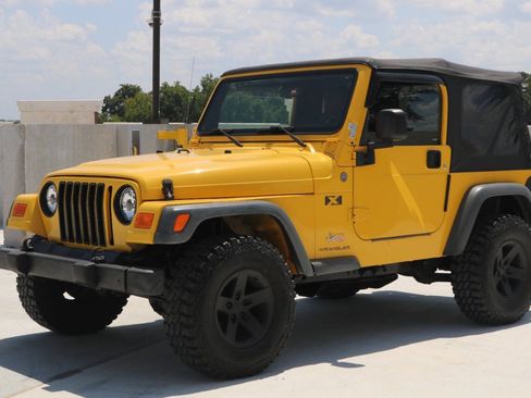 Used 2004 Jeep Wrangler X w/ Convenience Group AWD/4WD image 34