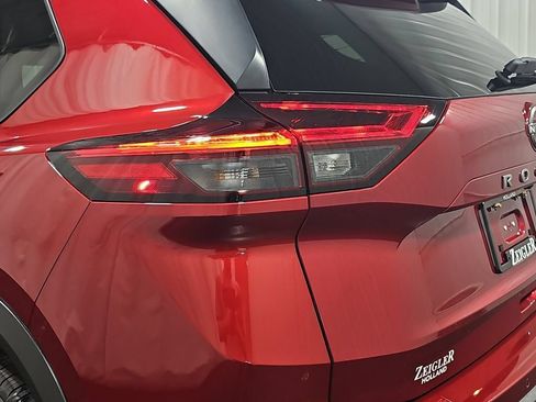 Certified 2025 Nissan Rogue S AWD/4WD image 33