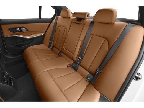 Used 2025 BMW 330i xDrive Sedan w/ M Sport Package image 9