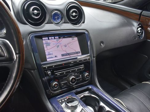 Used 2013 Jaguar XJ L Supercharged image 30