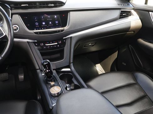 Used 2022 Cadillac XT5 Luxury image 16