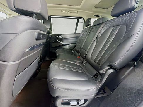 Used 2023 BMW X7 xDrive40i w/ Premium Package image 17