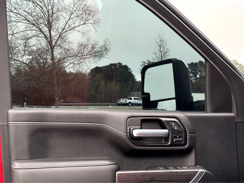 Used 2021 Chevrolet Silverado 2500 High Country w/ Technology Package image 10