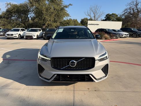 Certified 2023 Volvo XC60 B5 Plus w/ Climate Package image 8