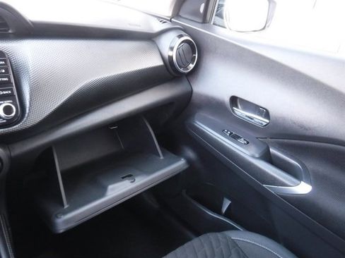 Used 2021 Nissan Kicks SV image 24