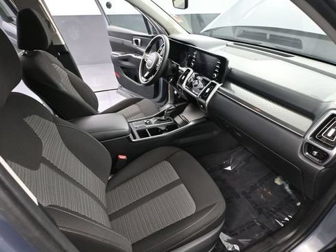Used 2023 Kia Sorento LX AWD/4WD image 49