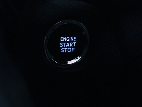 Used 2021 Toyota RAV4 XLE image 17