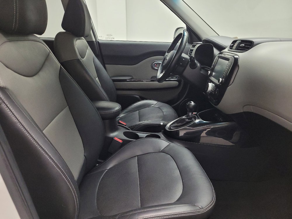 Used 2019 Kia Soul + w/ Primo Package FWD image 21