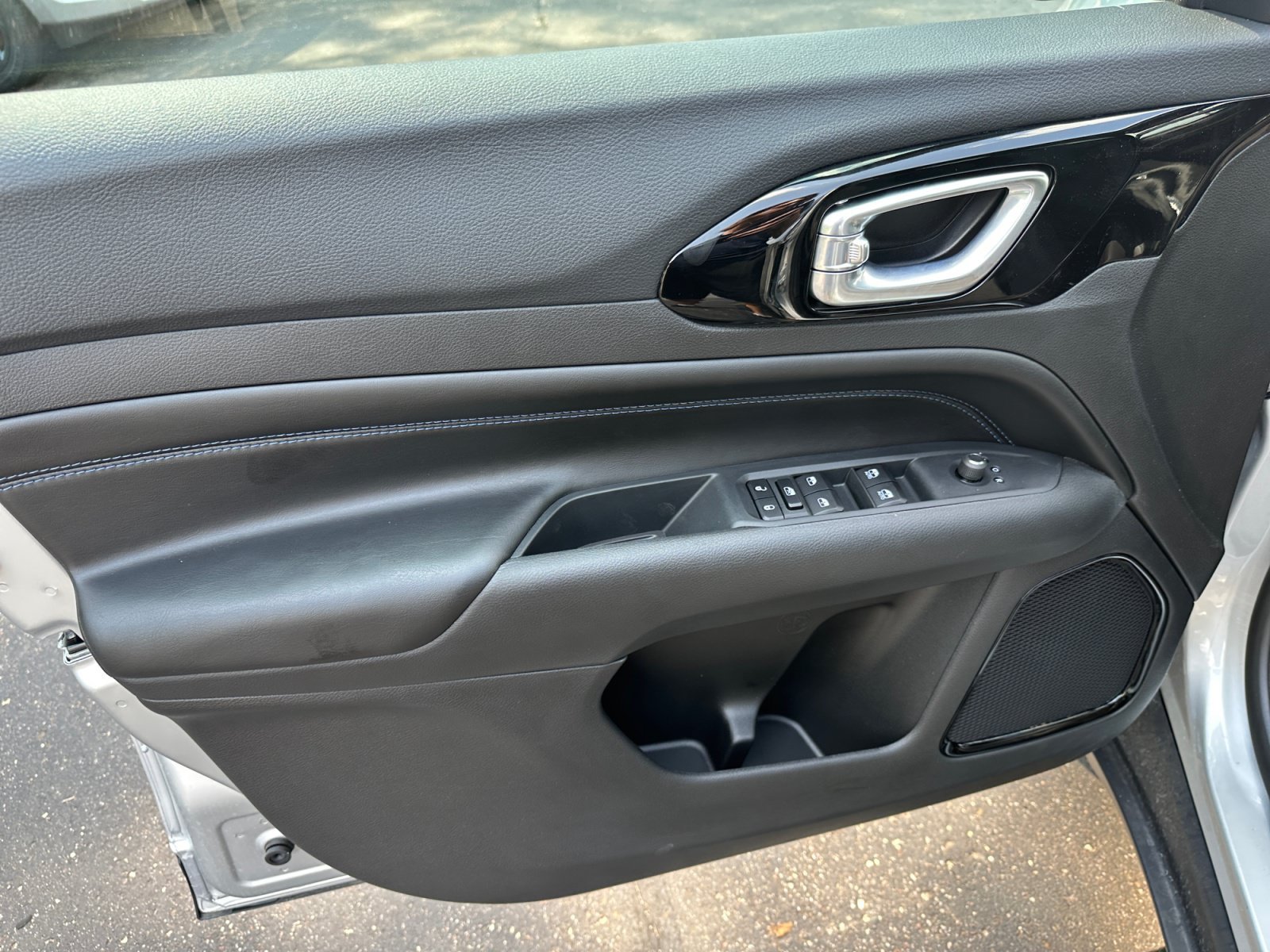 New 2026 Jeep Compass Latitude AWD/4WD image 20