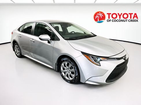 Used 2025 Toyota Corolla LE FWD image 1
