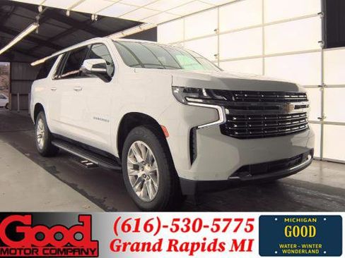 Used 2023 Chevrolet Suburban Premier image 1