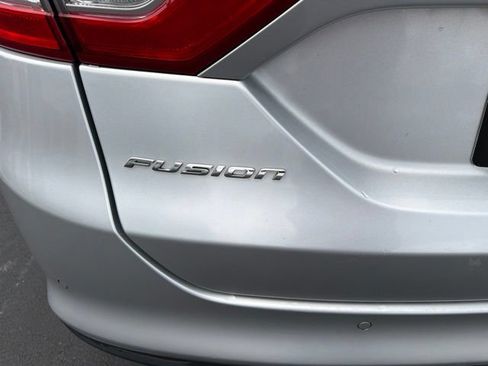 Used 2014 Ford Fusion SE FWD image 10