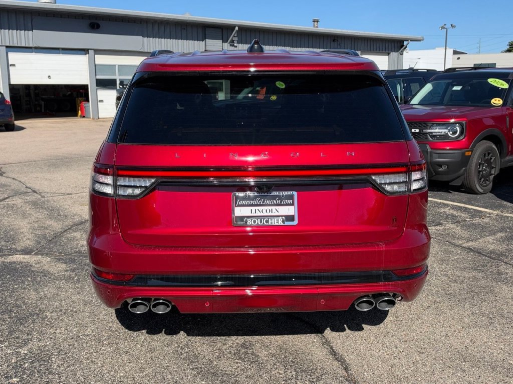 New 2027 Lincoln Aviator Reserve AWD/4WD image 4