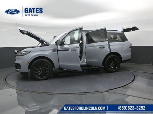 New 2025 Lincoln Navigator Reserve w/ Jet Appearance Package image 60