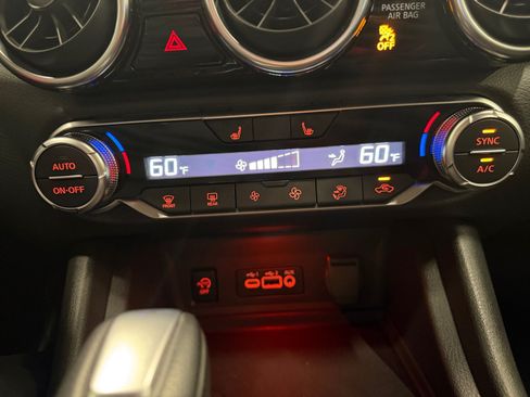 Used 2025 Nissan Sentra SR FWD image 18