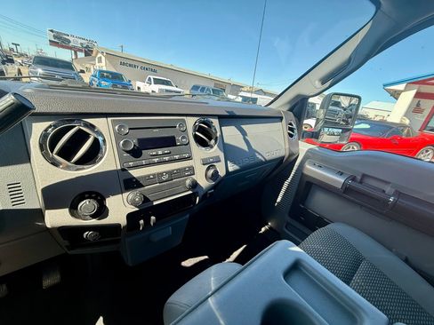 Used 2014 Ford F250 XLT w/ XLT Interior Package AWD/4WD image 12