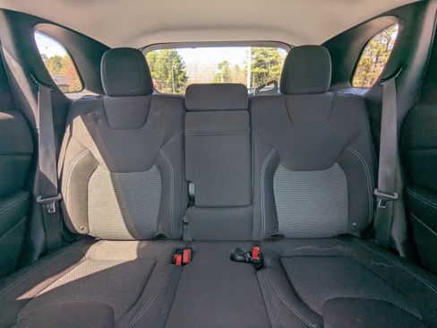 Used 2019 Jeep Cherokee Latitude w/ Popular Appearance Group image 10