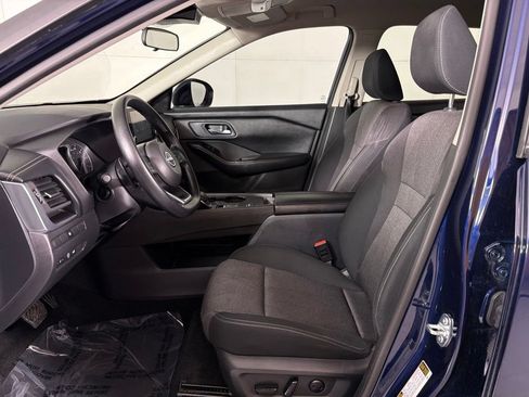 Used 2024 Nissan Rogue SV FWD image 18