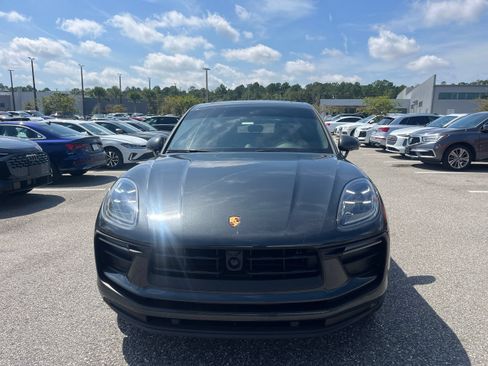 Used 2024 Porsche Macan AWD/4WD image 2