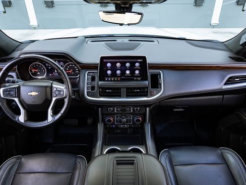 Used 2021 Chevrolet Tahoe Premier w/ Premium Package image 38