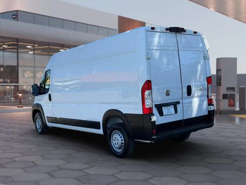 Used 2025 RAM ProMaster 2500 w/ Convenience Group FWD image 4