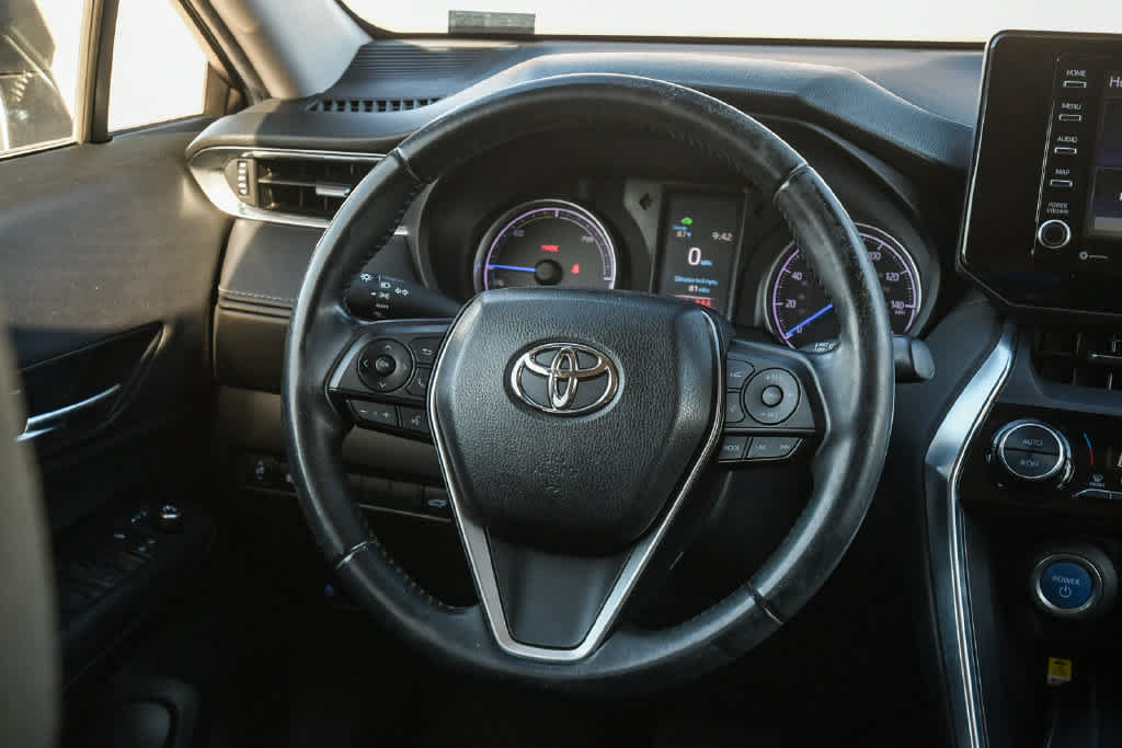 Used 2021 Toyota Venza LE AWD/4WD image 13