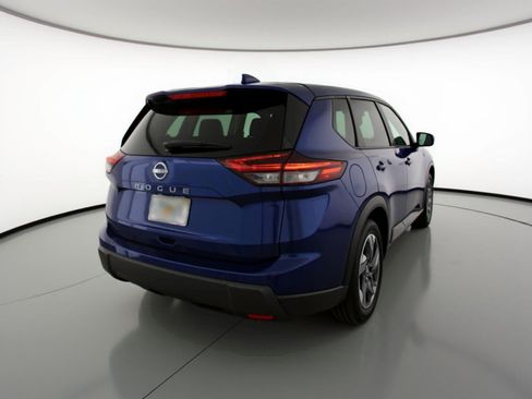 Used 2025 Nissan Rogue SV image 7