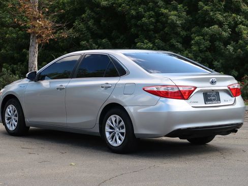 Used 2016 Toyota Camry LE FWD image 4