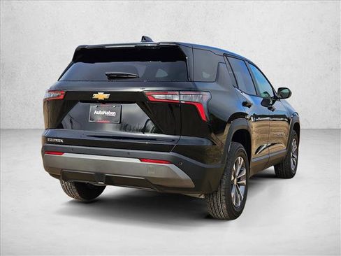 New 2026 Chevrolet Equinox LT image 2