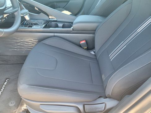 New 2025 Hyundai Elantra SEL image 15