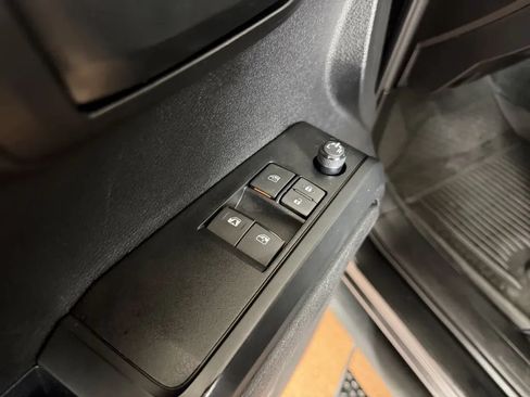 Used 2023 Toyota Tacoma SR w/ SR Convenience Package RWD image 16