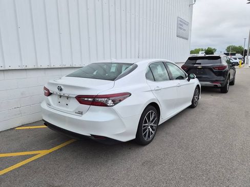 Used 2024 Toyota Camry XLE w/ Navigation Package FWD image 5
