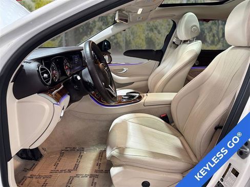 Used 2019 Mercedes-Benz E 300 4MATIC image 9