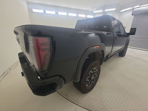 Used 2026 GMC Sierra 2500 AT4X image 7