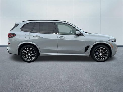 Certified 2024 BMW X5 xDrive40i w/ M Sport Package AWD/4WD image 5