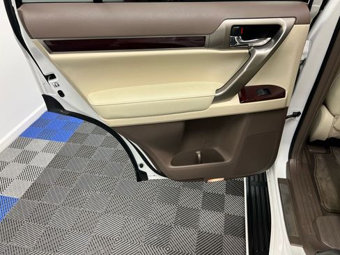Used 2018 Lexus GX 460 Premium image 9