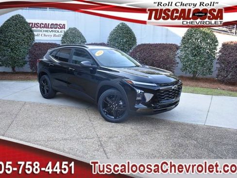 Used 2024 Chevrolet Trax ACTIV w/ Sunroof Package image 1