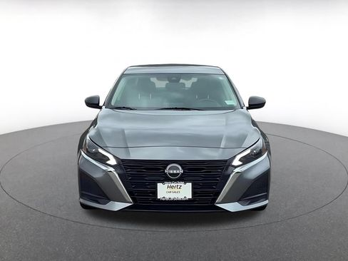 Used 2025 Nissan Altima 2.5 SV FWD image 4