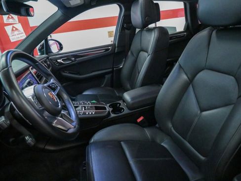 Used 2020 Porsche Macan image 12