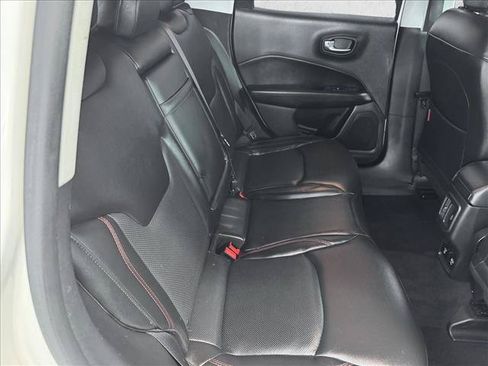 Used 2018 Jeep Compass Trailhawk w/ Leather Interior Group AWD/4WD image 17