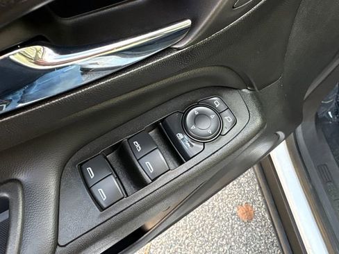 Used 2022 Chevrolet Equinox LT image 25